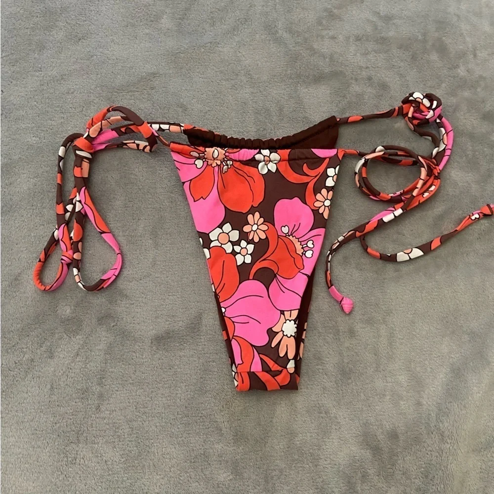 New! Frankie’s bikinis Tia bikini bottoms in tropics floral 24149